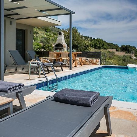 Villa Blue Sea Spathíon Екстериор снимка