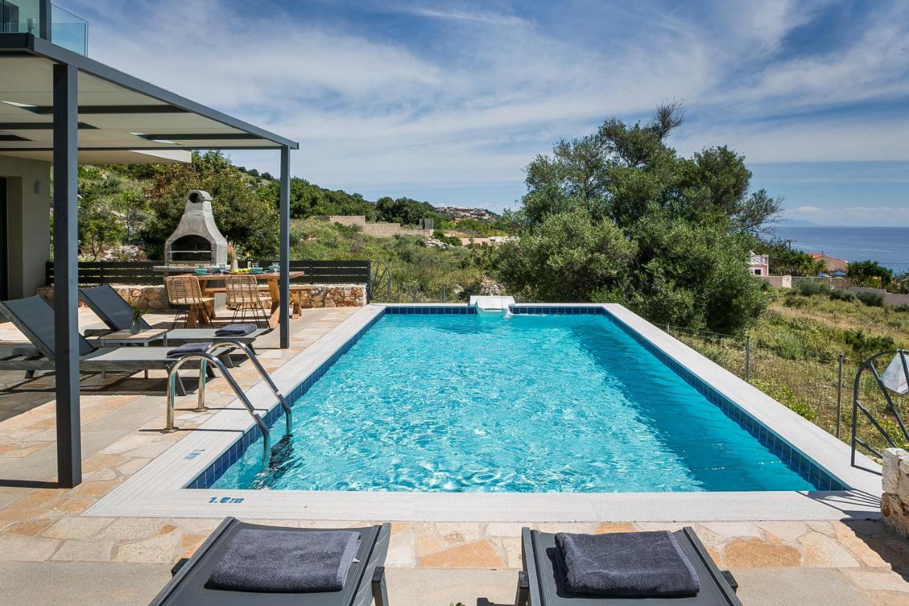 Villa Blue Sea Spathíon Екстериор снимка